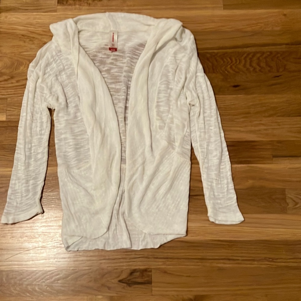 Barely Worn! (used) Sheer cream lightweight open front sweater (Size Small)